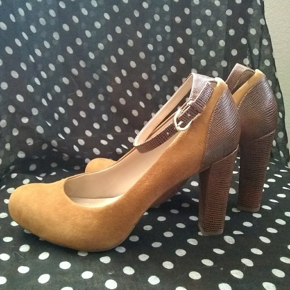 **👠Perfect Fall Heels👠** - Picture 4 of 8